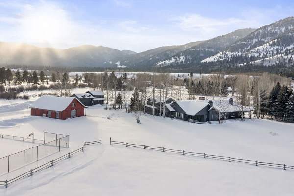Abode at Open Meadows, luxury estate, sleeps 23, private pond