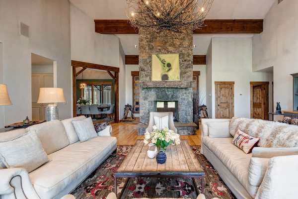Abode at Open Meadows, luxury estate, sleeps 23, private pond