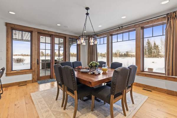 Abode at Open Meadows, luxury estate, sleeps 23, private pond