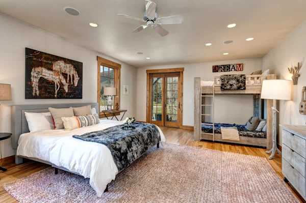 Abode at Open Meadows, luxury estate, sleeps 23, private pond