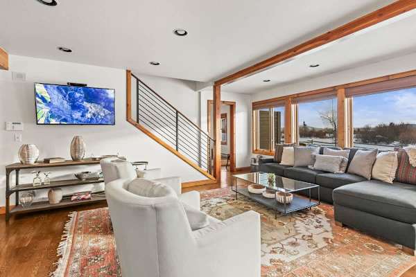 Abode at Open Meadows, luxury estate, sleeps 23, private pond