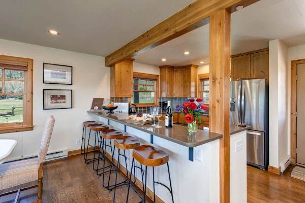 Abode at Open Meadows, luxury estate, sleeps 23, private pond