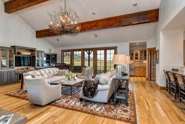 Abode at Open Meadows, luxury estate, sleeps 23, private pond