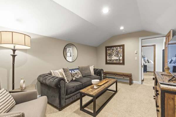 Abode at Open Meadows, luxury estate, sleeps 23, private pond