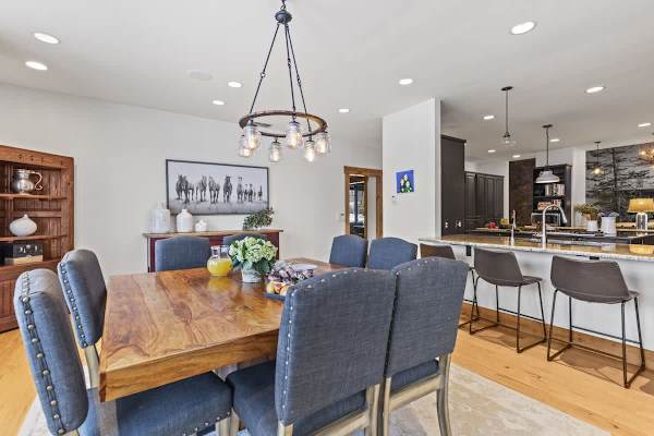 Abode at Open Meadows, luxury estate, sleeps 23, private pond