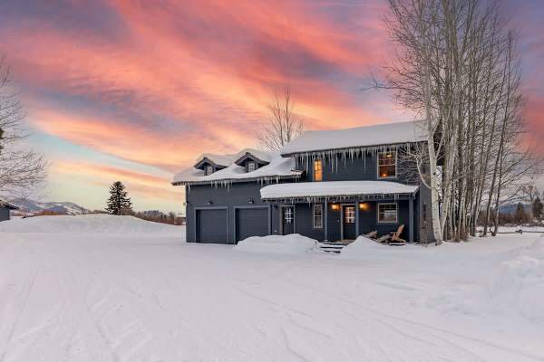 Abode at Open Meadows, luxury estate, sleeps 23, private pond