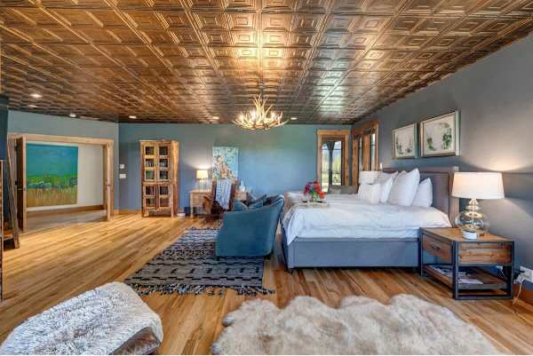 Abode at Open Meadows, luxury estate, sleeps 23, private pond