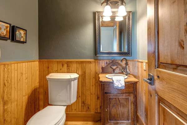 Abode at Open Meadows, luxury estate, sleeps 23, private pond