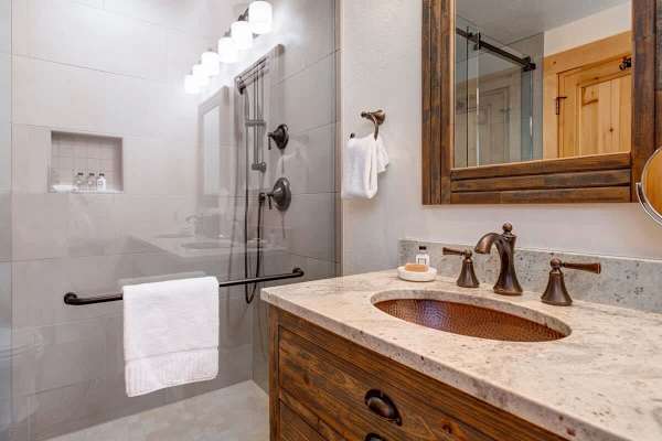 Abode on Obsidian, walk to lift, best value in Teton Village