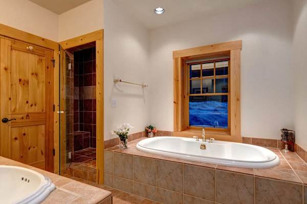 Abode on Obsidian, walk to lift, best value in Teton Village