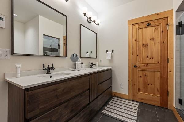 Abode on Obsidian, walk to lift, best value in Teton Village