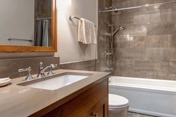Abode at Heartwood Lodge, ski-in/out, 1 mile to National Park