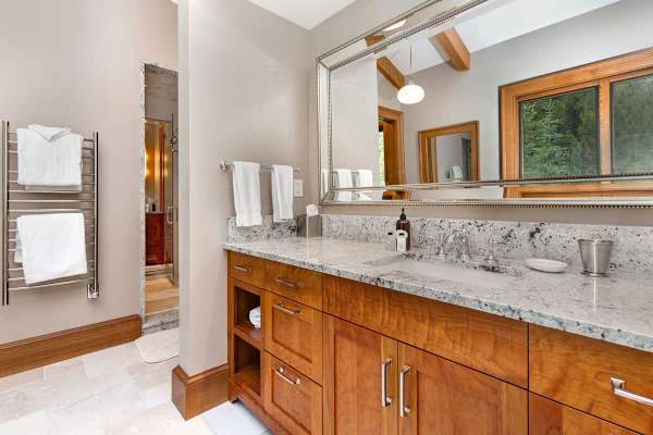 Abode at Heartwood Lodge, ski-in/out, 1 mile to National Park