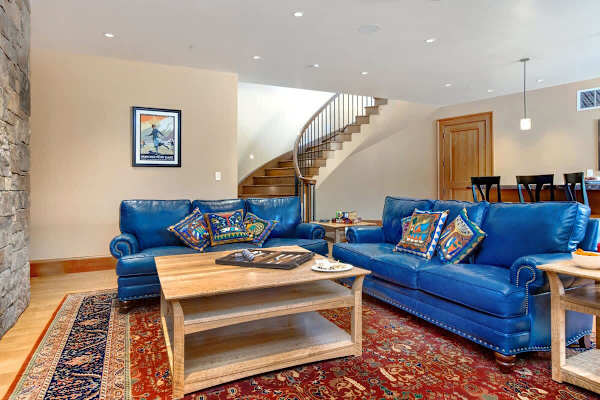 Abode at Heartwood Lodge, ski-in/out, 1 mile to National Park