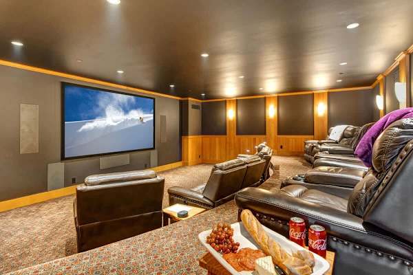 Abode at Heartwood Lodge, ski-in/out, 1 mile to National Park