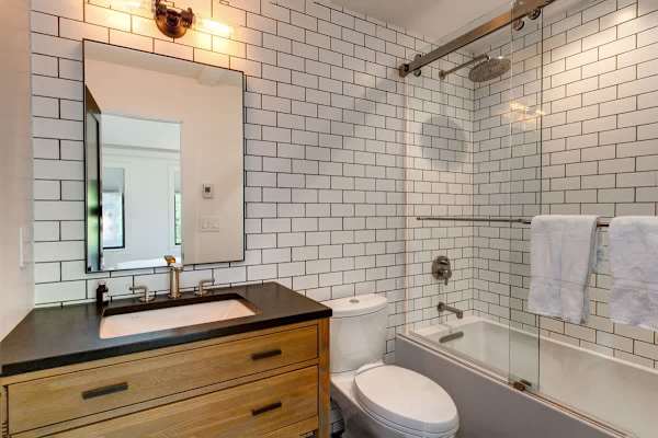 Abode at Rendezvous, private entrance, large deck, hot tub and pool