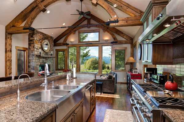 Abode at Teton Manor, stunning Teton views, private hot tub