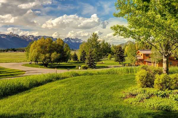 Abode at Teton Manor, stunning Teton views, private hot tub