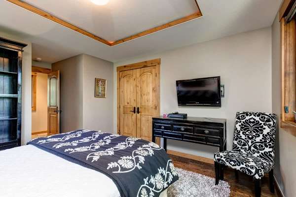 Abode at Teton Manor, stunning Teton views, private hot tub