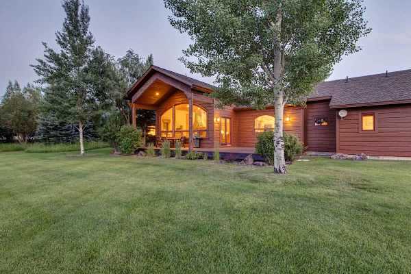 Abode at Sweetwater, Teton views, outdoor living, private pond