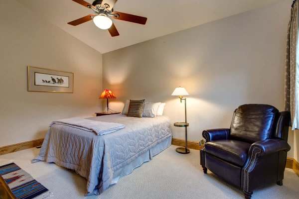 Abode at Sweetwater, Teton views, outdoor living, private pond