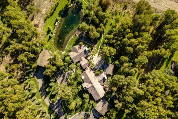 Abode at Three Bears, stunning wilderness estate, private hot tub
