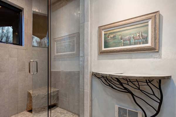 Abode at Three Bears, stunning wilderness estate, private hot tub