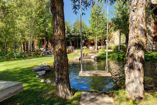 Abode at Three Bears, stunning wilderness estate, private hot tub