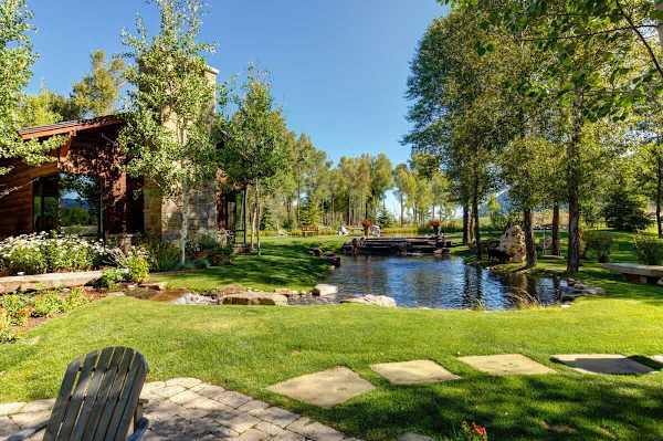 Abode at Three Bears, stunning wilderness estate, private hot tub