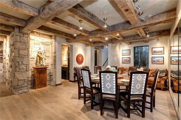 Abode at Three Bears, stunning wilderness estate, private hot tub