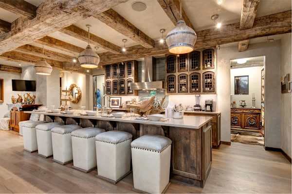 Abode at Three Bears, stunning wilderness estate, private hot tub