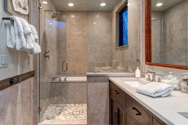 Abode at Three Bears, stunning wilderness estate, private hot tub