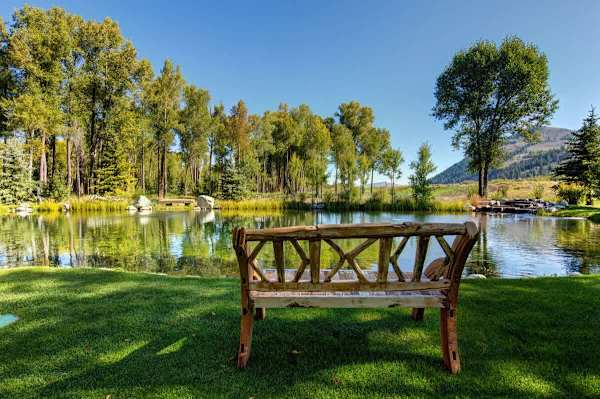 Abode at Three Bears, stunning wilderness estate, private hot tub