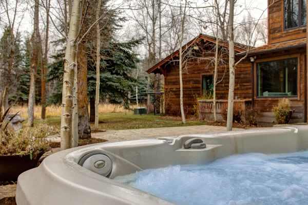 Abode at Three Bears, stunning wilderness estate, private hot tub