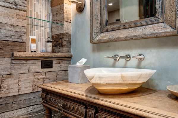 Abode at Three Bears, stunning wilderness estate, private hot tub
