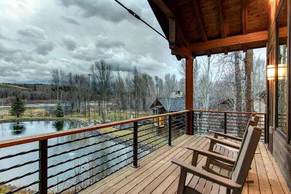 Abode at Three Bears, stunning wilderness estate, private hot tub