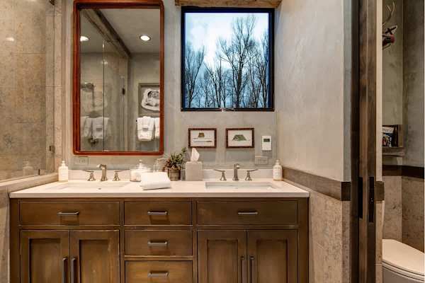 Abode at Three Bears, stunning wilderness estate, private hot tub