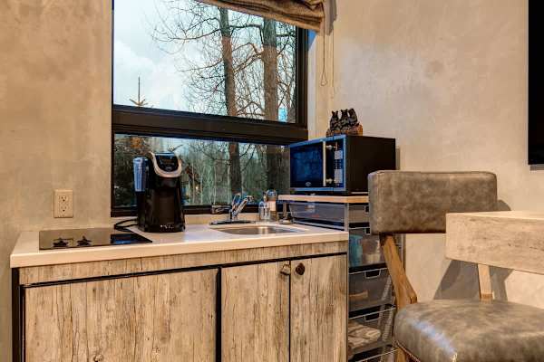 Abode at Three Bears, stunning wilderness estate, private hot tub