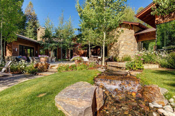 Abode at Three Bears, stunning wilderness estate, private hot tub