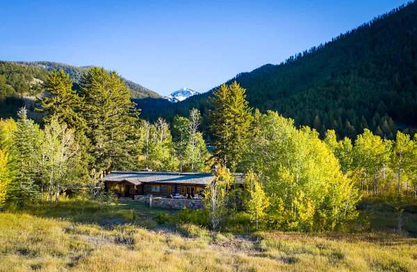 Abode at 7 Cabins, perfect for large groups, Teton views, wildlife