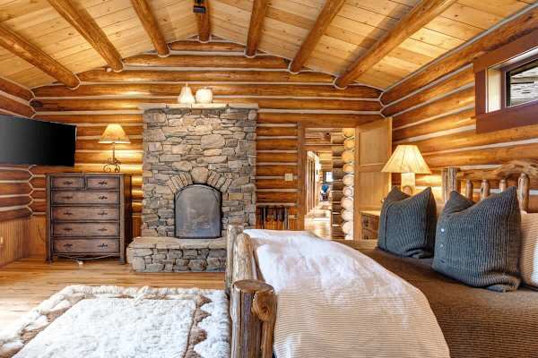 Abode at 7 Cabins, perfect for large groups, Teton views, wildlife