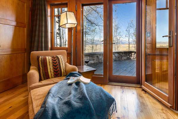 Abode at 7 Cabins, perfect for large groups, Teton views, wildlife