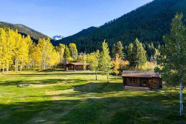 Abode at 7 Cabins, perfect for large groups, Teton views, wildlife