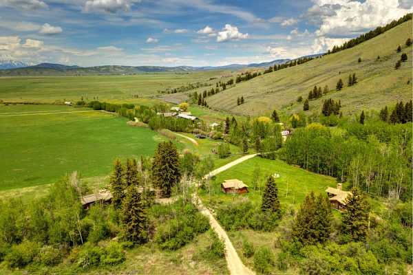 Abode at 7 Cabins, perfect for large groups, Teton views, wildlife