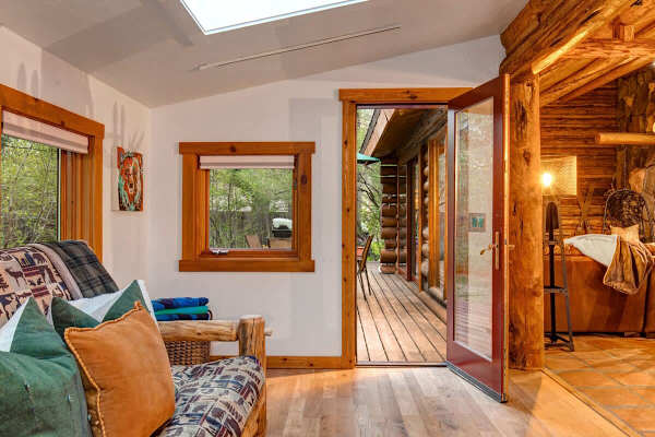 Abode at the Aspens, luxury log cabin, hot tub, near Teton Village