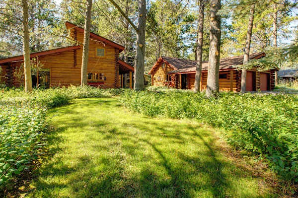 Abode at the Aspens, luxury log cabin, hot tub, near Teton Village