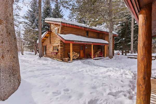 Abode at the Aspens, luxury log cabin, hot tub, near Teton Village