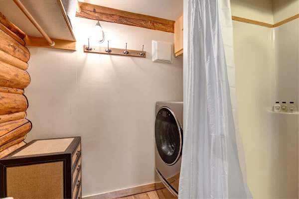Abode at the Aspens, luxury log cabin, hot tub, near Teton Village