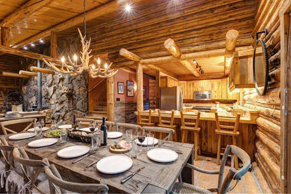 Abode at the Aspens, luxury log cabin, hot tub, near Teton Village