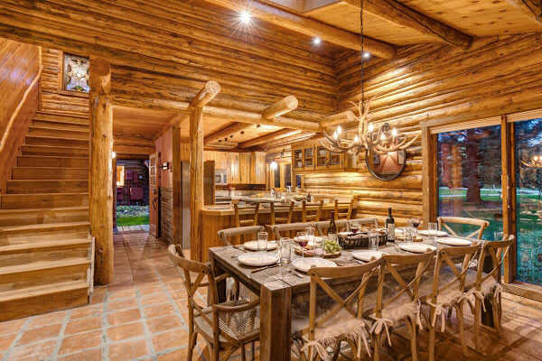 Abode at the Aspens, luxury log cabin, hot tub, near Teton Village
